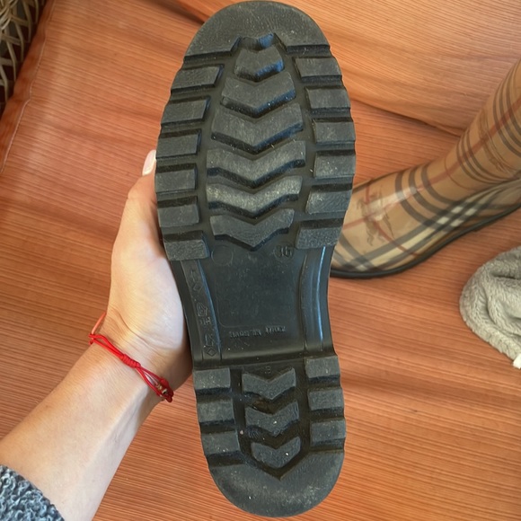 Classic Burberry rain boots - Picture 5 of 6